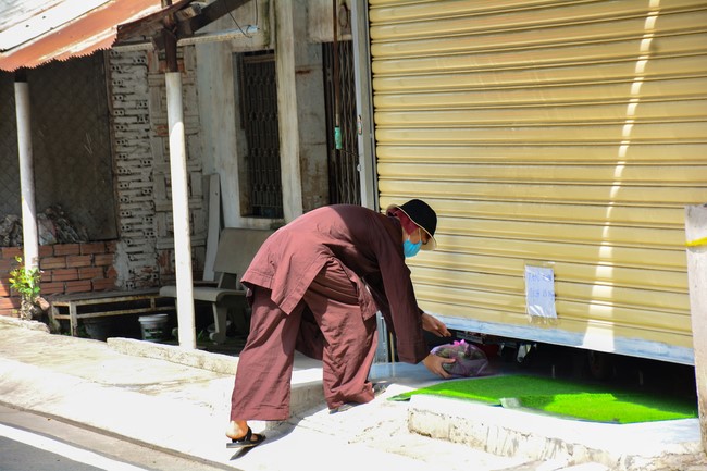 Continuing to support people in need in the Covid-19 pandemic of Hoang Phap Pagoda (series 4)